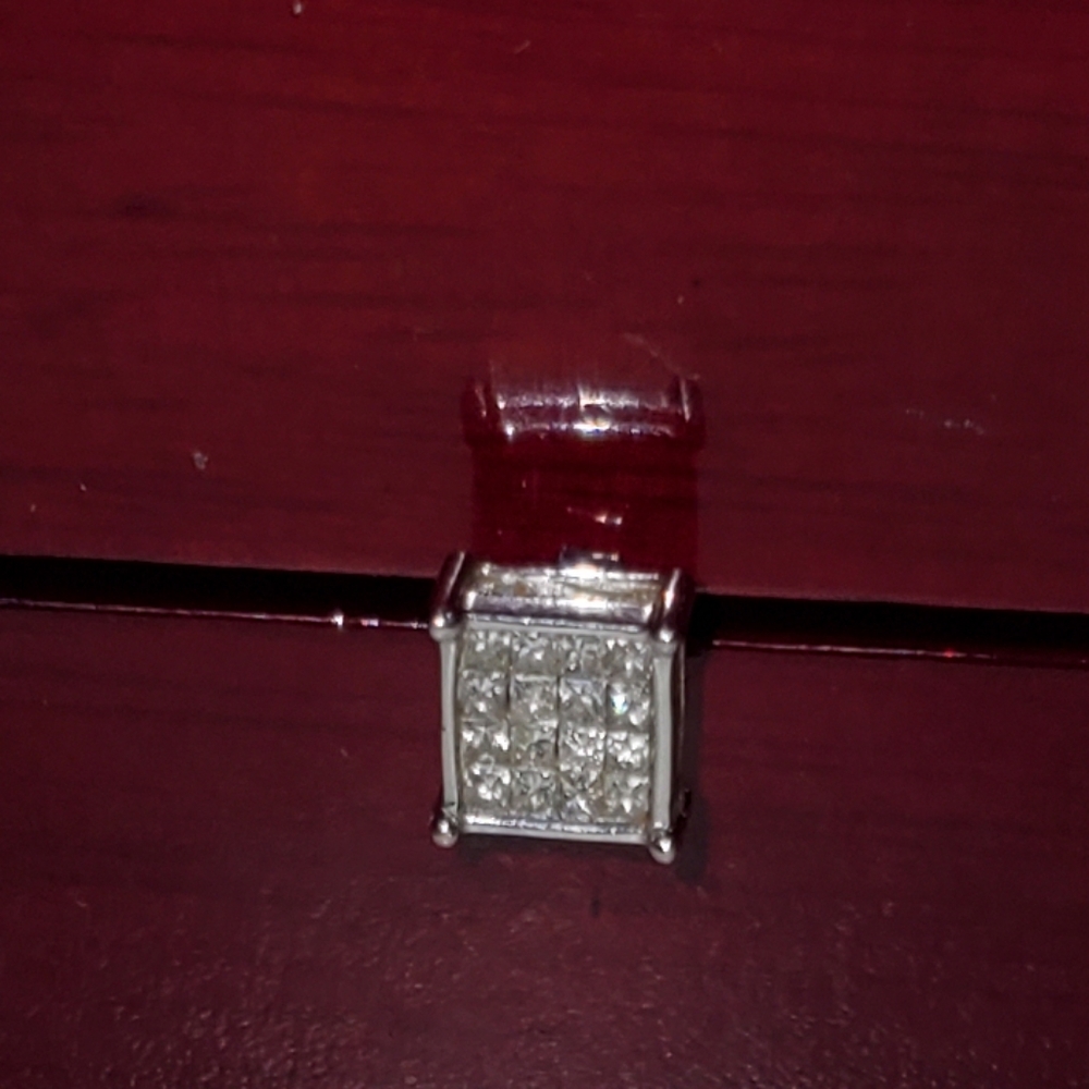 14k White Gold Diamond Earring (single)
